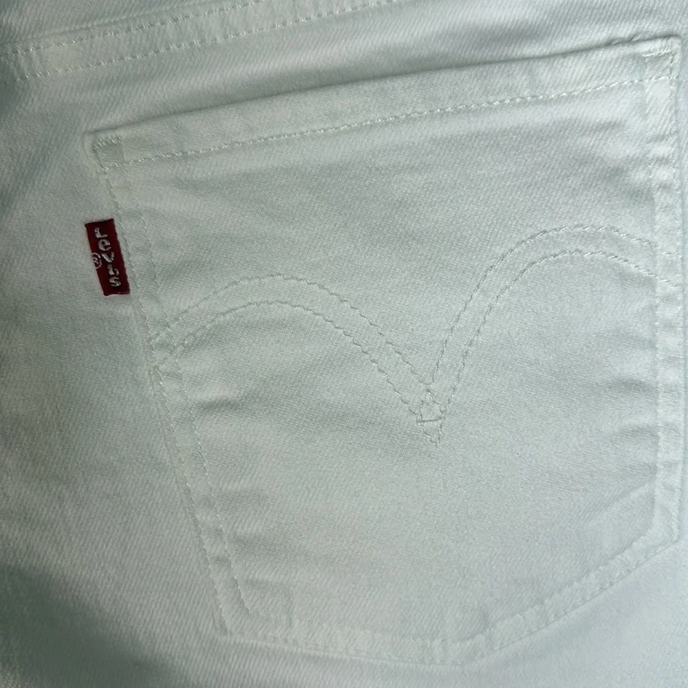 Levi's Mid Rise Mid Length Denim Shorts Women's Size 31 - Picture 8 of 13